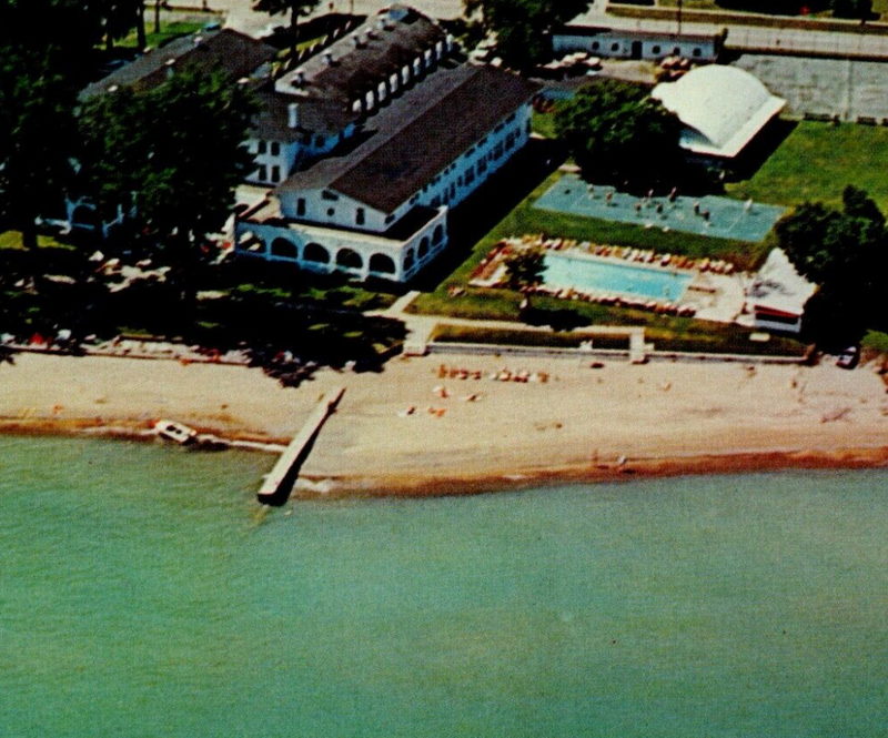 Gratiot Inn (Windemere Hotel) - Vintage Postcard (newer photo)